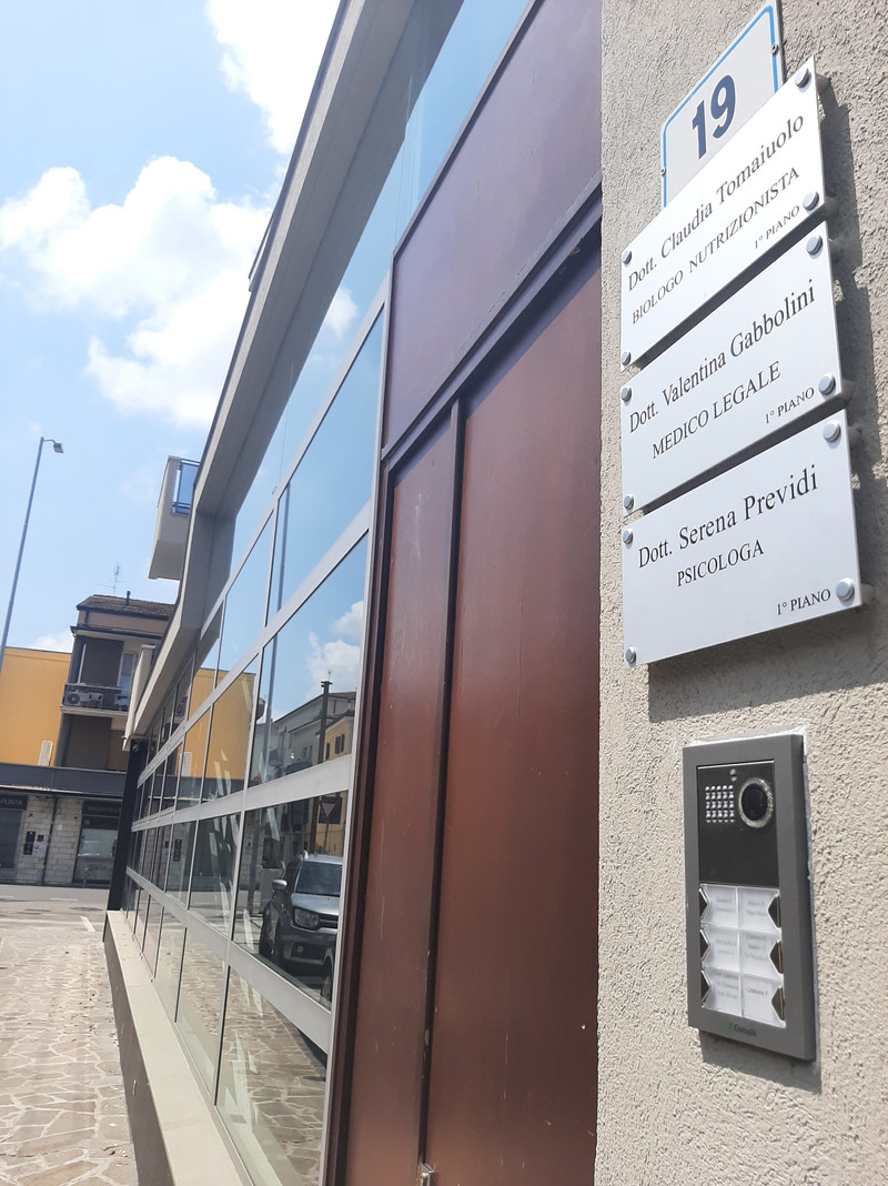 Esterno dello studio in via Confalonieri 19
